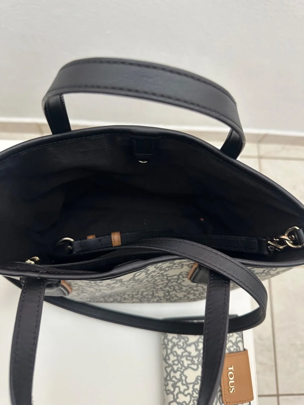 Tous original, medium size, like new (wallet included)
